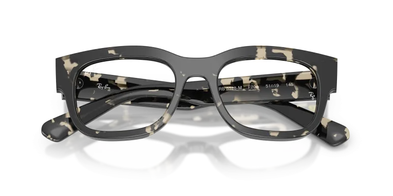 Rayban Scuderia Ferrari RX5528M F703 close-up ด้านหน้า