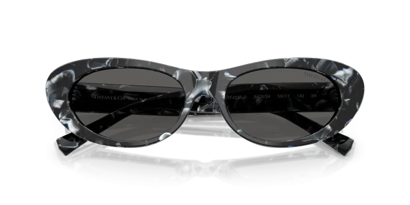 Tiffany & Co TF4236U 8428S4 close-up ด้านหน้า