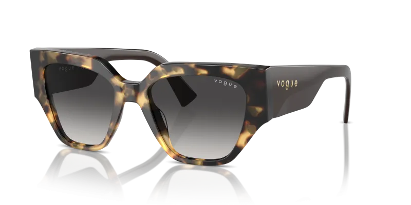 แว่นกันแดด Vogue VO5409S-26058G Yellow Tortoise Grey Gradient Black Vogue VO5409S 26058G แว่นกันแดดลายเต่าเหลือง ทรงเรขาคณิต สำหรับผู้หญิง