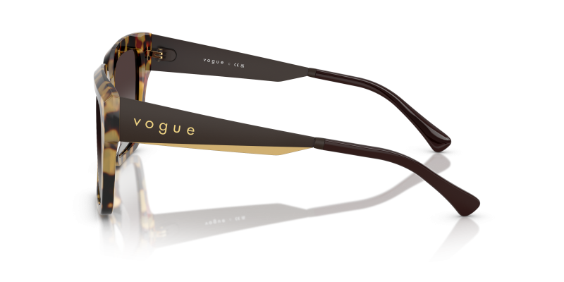 แว่นกันแดด Vogue VO5553S 26058G มุมข้าง ขาแว่นน้ำตาลด้านสลับทอง