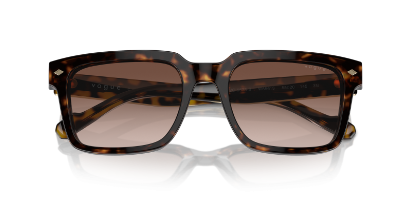 Vogue VO5573S-W65613 close-up ด้านหน้า