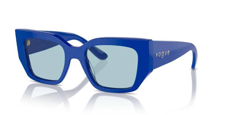Vogue VO5583S 316272 แว่นกันแดดสีน้ำเงินเต็มเลนส์ฟ้าอ่อน สำหรับผู้หญิง