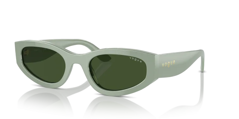 แว่นกันแดด Vogue VO5585S-316171 Full Light Green Dark Green Vogue VO5585S 316171 แว่นกันแดดสีเขียวอ่อนแบบเต็ม ผู้หญิง