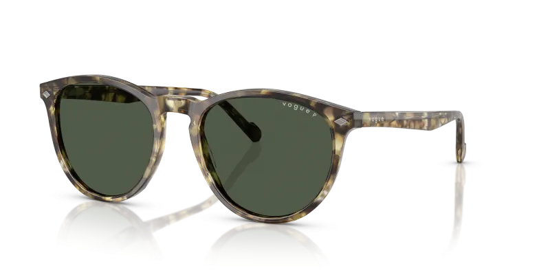 แว่นกันแดด Vogue VO5599S-31869A Yellow Havana Dark Green Polarized Vogue VO5599S 31869A แว่นกันแดดฮาวานาเหลืองเลนส์โพลาไรซ์เขียวเข้ม สำหรับผู้ชาย