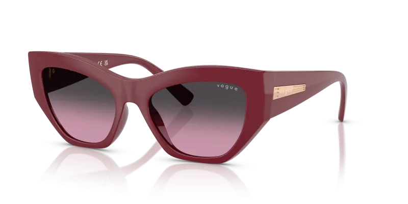 แว่นกันแดด Vogue VO5607S-287590 Full Cherry Violet Gradient Grey Vogue VO5607S 287590 แว่นกันแดดสีเชอร์รีเต็มกรอบ ทรงเรขาคณิต สำหรับผู้หญิง