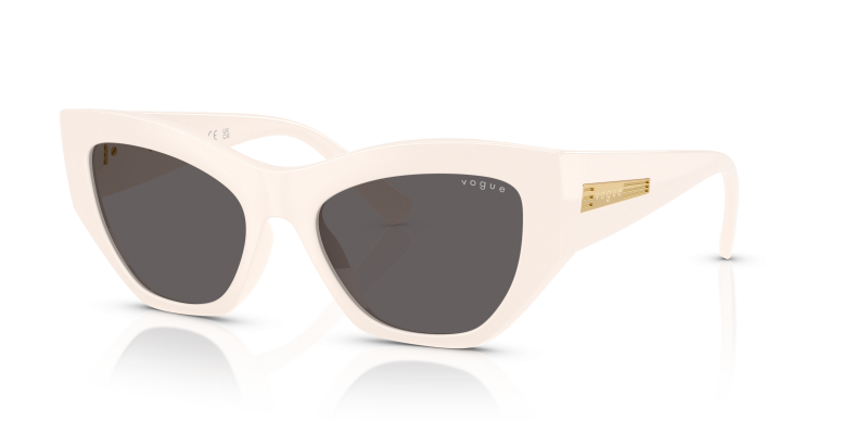 Vogue VO5607S 312487 แว่นกันแดดสีงาช้างเต็มบาน เลนส์สโมคดำ ผู้หญิง