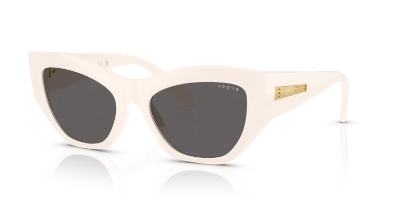 Vogue VO5607S 312487 แว่นกันแดดสีงาช้างเต็มบาน เลนส์สโมคดำ ผู้หญิง