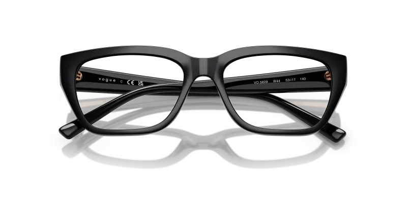 Vogue VO5609 W44 close-up ด้านหน้า