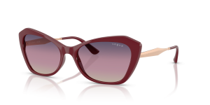 Vogue VO5626S 2875U6 แว่นกันแดดสีเชอร์รีเข้มเลนส์ไล่สี สำหรับผู้หญิง