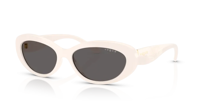 Vogue VO5630S 312487 กรอบงาช้าง เลนส์สโมคดำ Vogue VO5630S 312487 กรอบงาช้าง เลนส์สโมคดำ