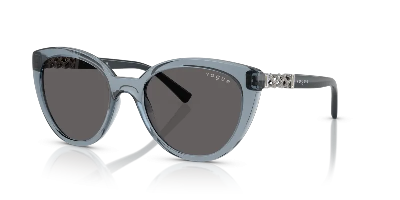 แว่นกันแดด Vogue VO5634SB-296687 Transparent Light Blue Black Smoke Vogue VO5634SB 296687 แว่นกันแดดฟ้าอ่อนโปร่งใสฝังคริสตัล สำหรับผู้หญิง