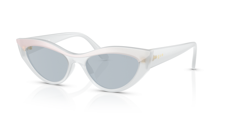 แว่นกันแดด Vogue VO5637SU-32201U Top White Opal Milk Light Blue Mirror Vogue VO5637SU 32201U แว่นกันแดดสีขาวด้านบนน้ำนมโอปอล เลนส์มิเรอร์ฟ้าอ่อน ผู้หญิง