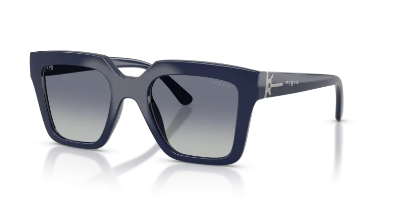 แว่นกันแดด Vogue VO5690S-22884L Dark Blue Grey Gradient Vogue VO5690S 22884L แว่นกันแดดสีน้ำเงินเข้มทึบ สำหรับผู้หญิง