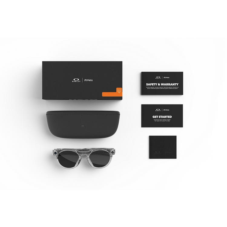 อุปกรณ์ในกล่อง Oakley Meta HSTN พร้อมเคสชาร์จและคู่มือ