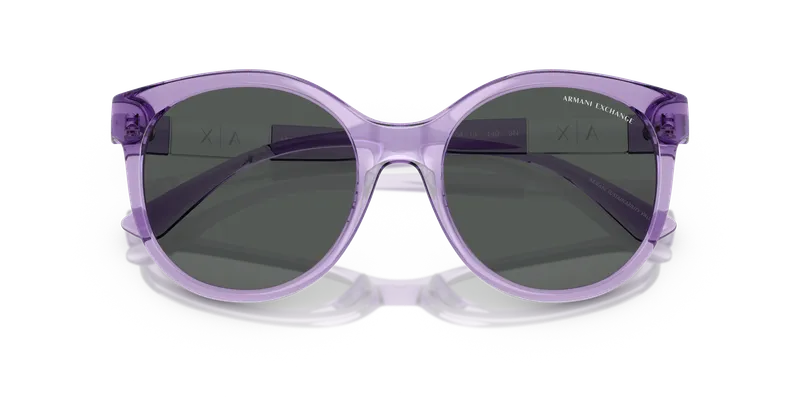 แว่นกันแดด Armani Exchange AX4120S-823687 ม่วงโปร่งใสประกาย ภาพใกล้หน้ากรอบและเลนส์เทาเข้ม