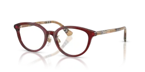 แว่นสายตา Burberry BE2435D-4176 มุมเฉียง กรอบทรงแฟนทอสสีบอร์โด ขาแว่นสีทรายลายหมากรุก สำหรับผู้หญิง
