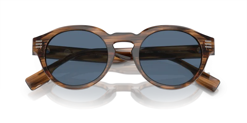 แว่นกันแดด Burberry BE4404F-409680 close-up ด้านหน้า สีน้ำตาลขัดเงา