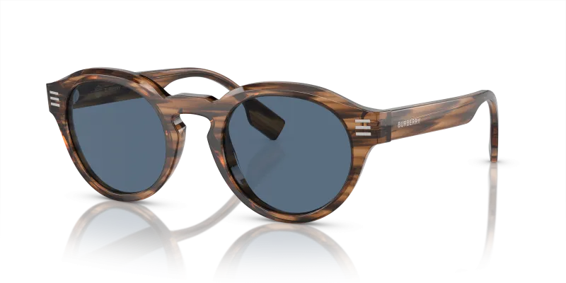 แว่นกันแดด Burberry BE4404F-409680 มุมเฉียง กรอบอะซิเตททรงแฟนทอสสีน้ำตาล เลนส์น้ำเงินเข้ม สำหรับผู้ชาย