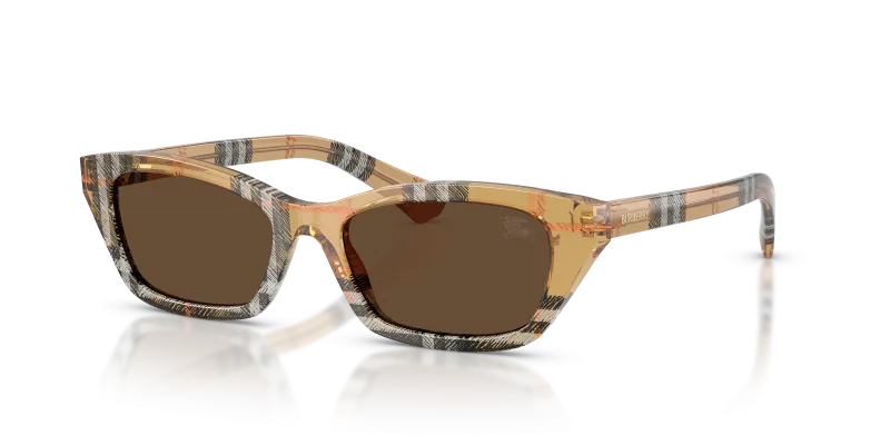 แว่นกันแดด Burberry BE4488-416373 มุมเฉียง กรอบอะซิเตททรงสี่เหลี่ยมผืนผ้าเต็มขอบสีทรายลายหมากรุก เลนส์สีน้ำตาลเข้ม สำหรับผู้หญิง