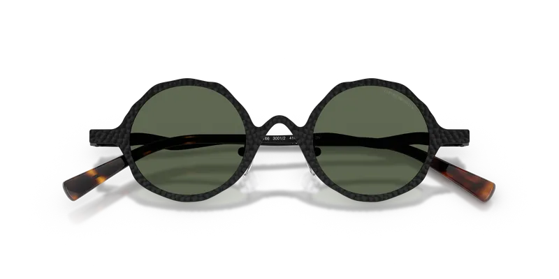แว่นกันแดด Emporio Armani EA2166-3001/2 ระยะใกล้กรอบเต็มขอบดำด้านและเลนส์เขียวเข้ม