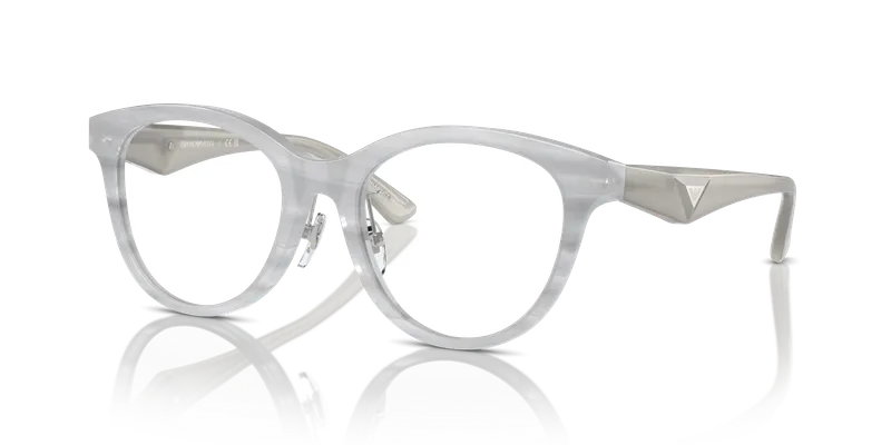 แว่นสายตา Emporio Armani EA3236F-6114 มุมเฉียงอะซิเตทลายแถบเทาผิวเงากับขาเทาโอปอลประกาย ไซซ์ 52