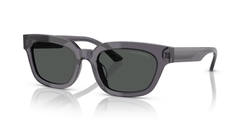 แว่นกันแดด Emporio Armani EA4233U-610687 มุมเฉียง กรอบเรขาคณิตเทาโปร่งใส