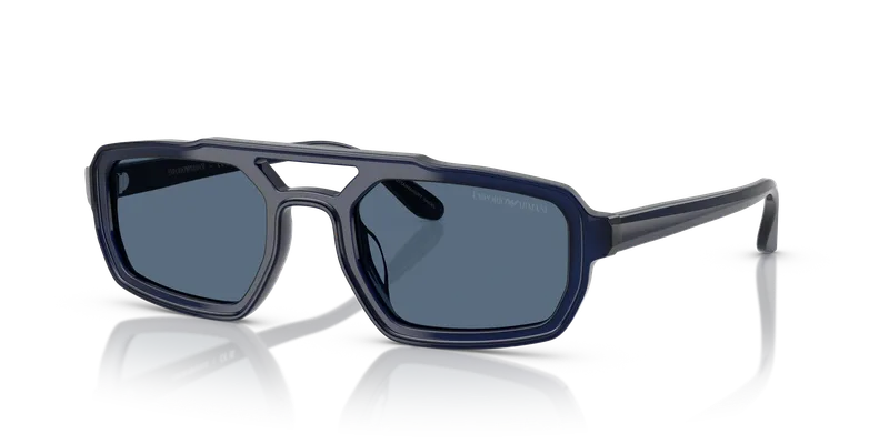 แว่นกันแดด Emporio Armani EA4240U-620180 Shiny Opal Blue Dark Blue แว่นกันแดด Emporio Armani EA4240U-620180 มุมเฉียง โครงเรขาคณิตน้ำเงินโอปอล