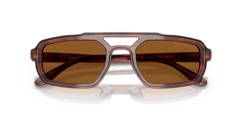 แว่นกันแดด Emporio Armani EA4240U-620373 รายละเอียดลายและผิวขัดเงาที่หน้าแว่น
