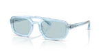แว่นกันแดด Emporio Armani EA4240U-6204/1 Shiny Transparent Light Blue แว่นกันแดด Emporio Armani EA4240U-6204/1 มุมเฉียง แว่นเรขาคณิตสีฟ้า