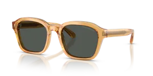 Emporio Armani EA4245U-624687 แว่นกันแดดผู้ชาย สีเหลืองโปร่งใสมันเงา มุมเฉียง