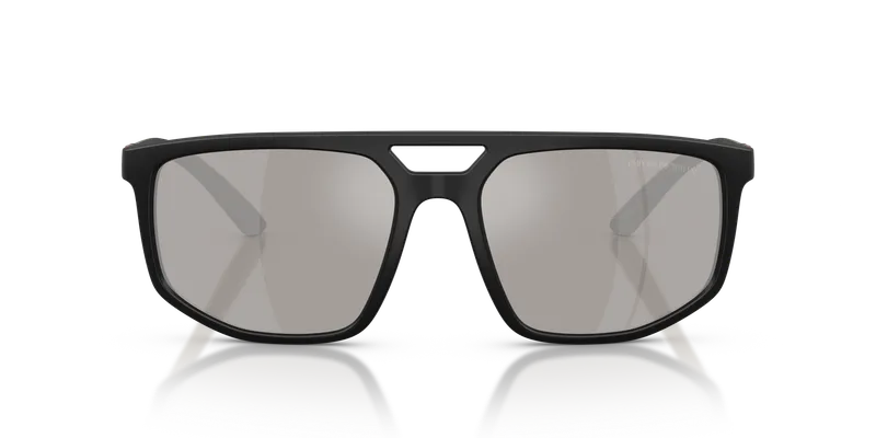 แว่นกันแดด Emporio Armani EA4248U-50016G มุมหน้า ดำด้านและเลนส์เทาอ่อนปรอทอมเงิน