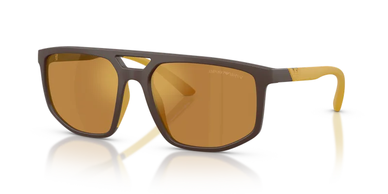 แว่นกันแดด Emporio Armani EA4248U-62586H มุมเฉียง โครงทรงนักบินสีน้ำตาล
