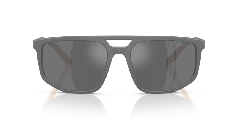 แว่นกันแดด Emporio Armani EA4248U-62616G มุมหน้า เทาด้านและเลนส์เทามิเรอร์เงิน