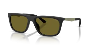 แว่นกันแดด Emporio Armani EA4272U-6374/2 มุมเฉียง กรอบทรงหมอนสีดำด้าน ขาอลูมิเนียมสีเขียว เลนส์สีเขียวเข้ม สำหรับผู้ชาย