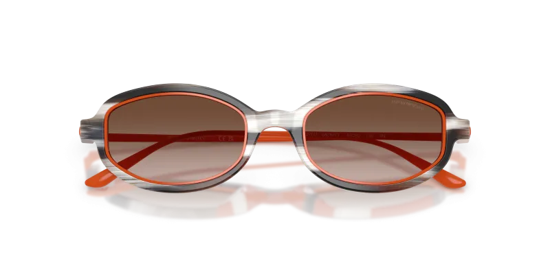 แว่นกันแดด Emporio Armani EA4276U-642613 close-up ด้านหน้า ผิวเบจลายทางขัดเงา