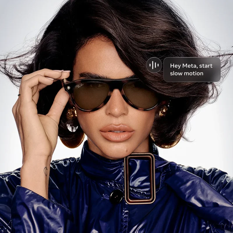 ผู้หญิงสวม Rayban Meta Aviator Gen 3 กรอบ Havana เลนส์สีน้ำตาล