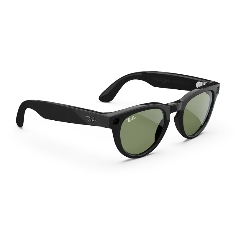 Right quarter view of Rayban Meta Headliner glasses with Shiny Black frames with Green sun lenses. Right quarter view of Rayban Meta Headliner glasses with Shiny Black frames with Green sun lenses.