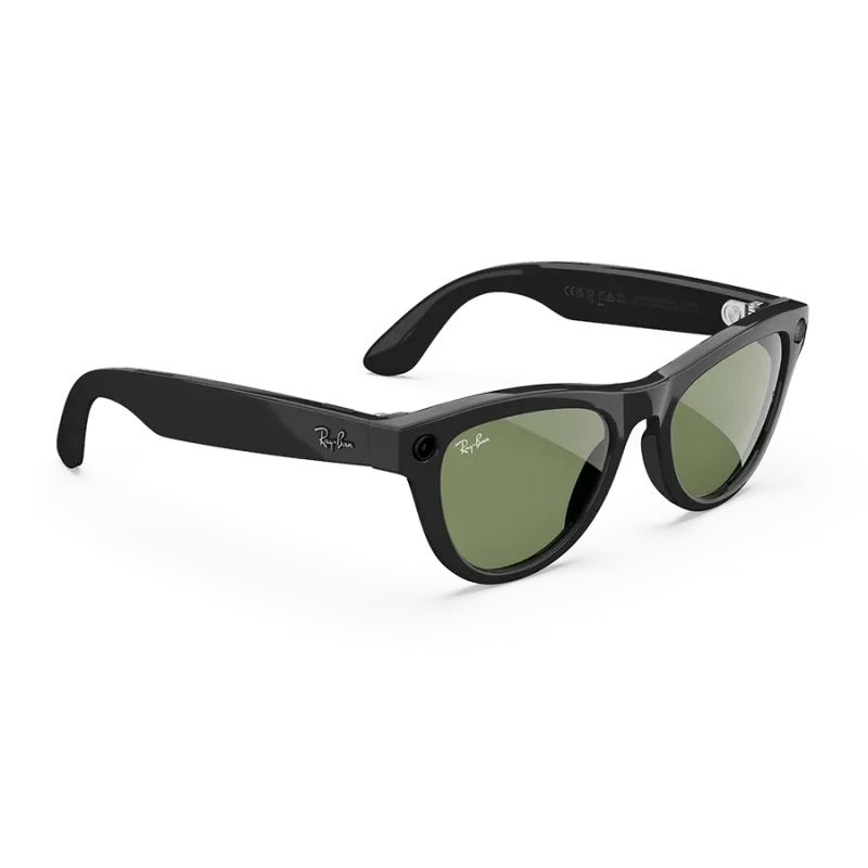 Right quarter view of Rayban Meta glasses with Shiny Black frames with Green sun lenses. Right quarter view of Rayban Meta glasses with Shiny Black frames with Green sun lenses.