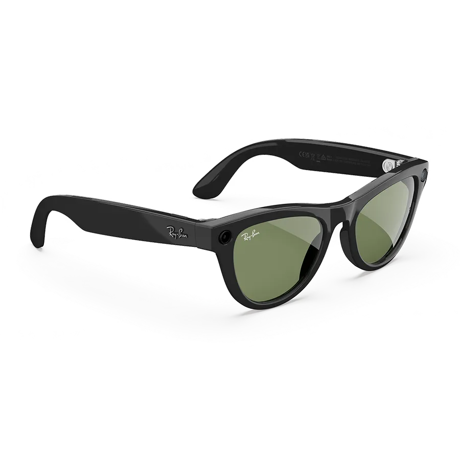 Right quarter view of Rayban Meta glasses with Shiny Black frames with Green sun lenses.