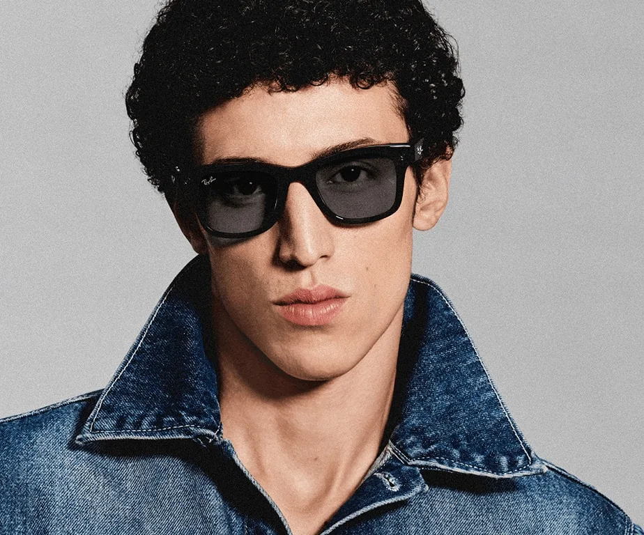 Rayban Meta Wayfarer Gen 3 สี Shiny Black เลนส์ Transitions Gen S Grey ภาพขณะสวมใส่