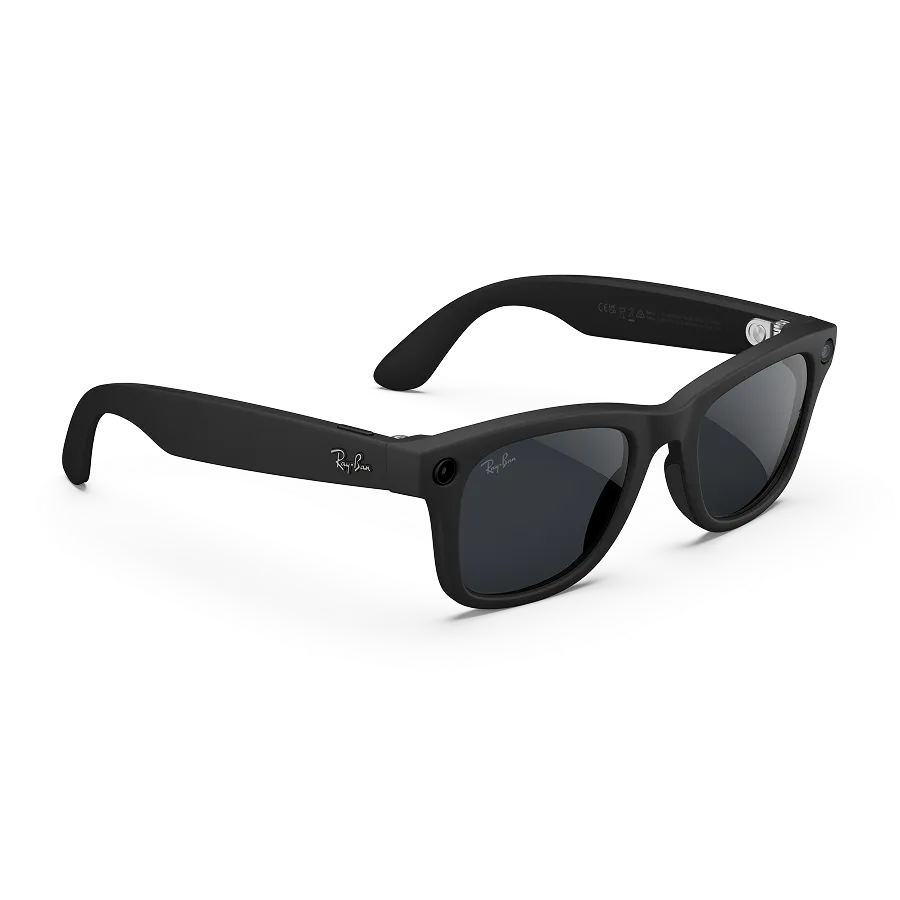 Right quarter view of Rayban Meta Wayfarer glasses with Matt Black frames with Clear to Grey Transitions® lenses.