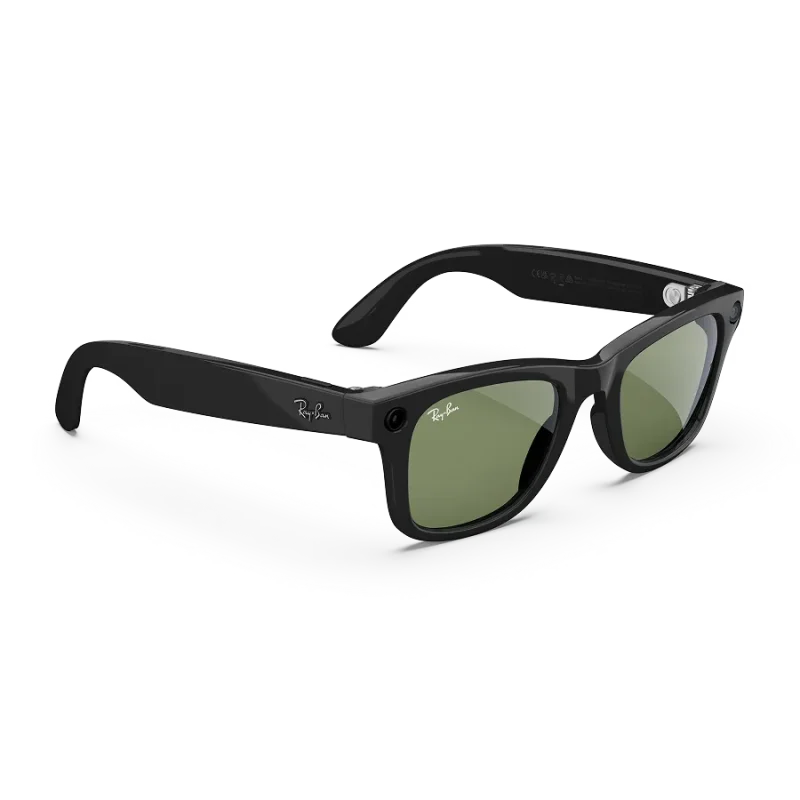 Right quarter view of Rayban Meta Wayfarer glasses with Shiny Black frames with Green lenses. Right quarter view of Rayban Meta Wayfarer glasses with Shiny Black frames with Green lenses.