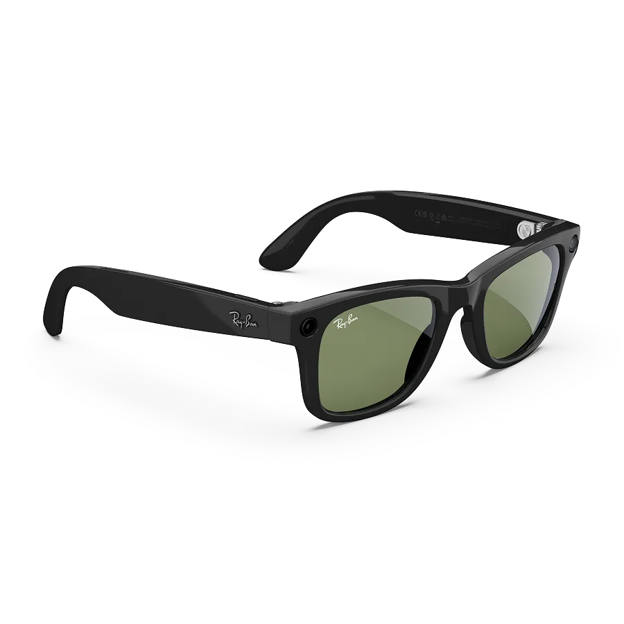Right quarter view of Rayban Meta Wayfarer glasses with Shiny Black frames with Green lenses.