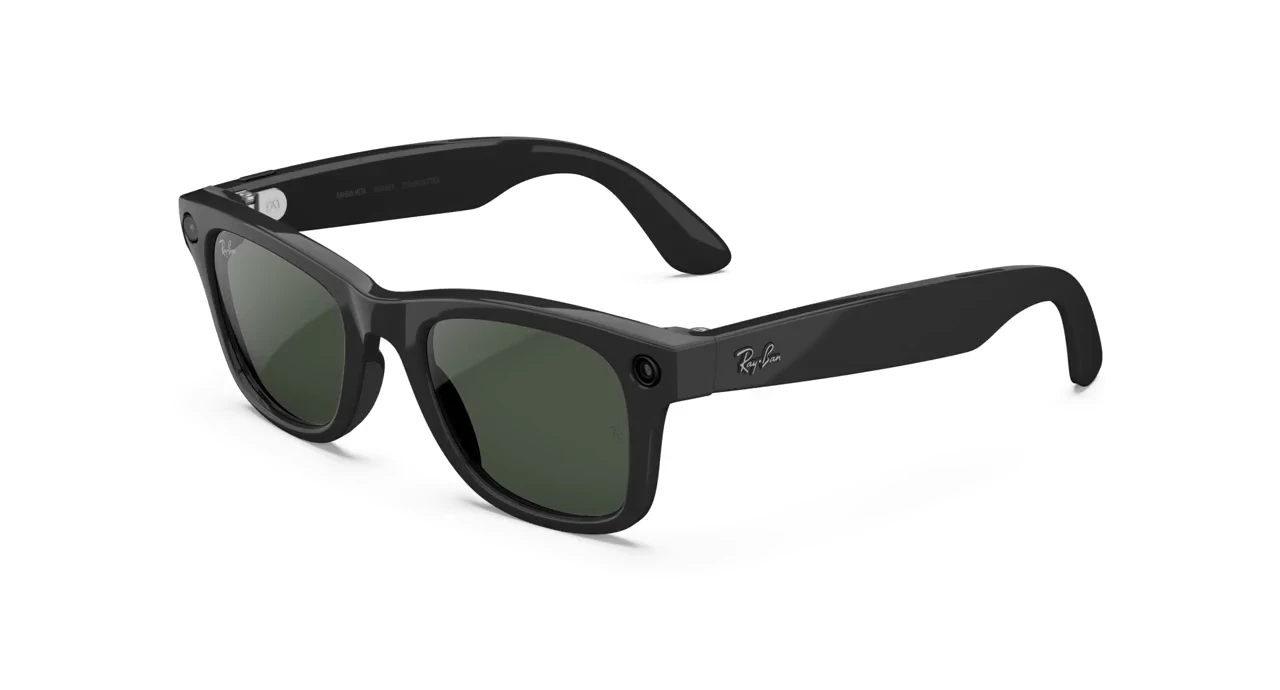 Shiny Black / Clear to Graphite Green Transitions® สีเลนส์เข้ม