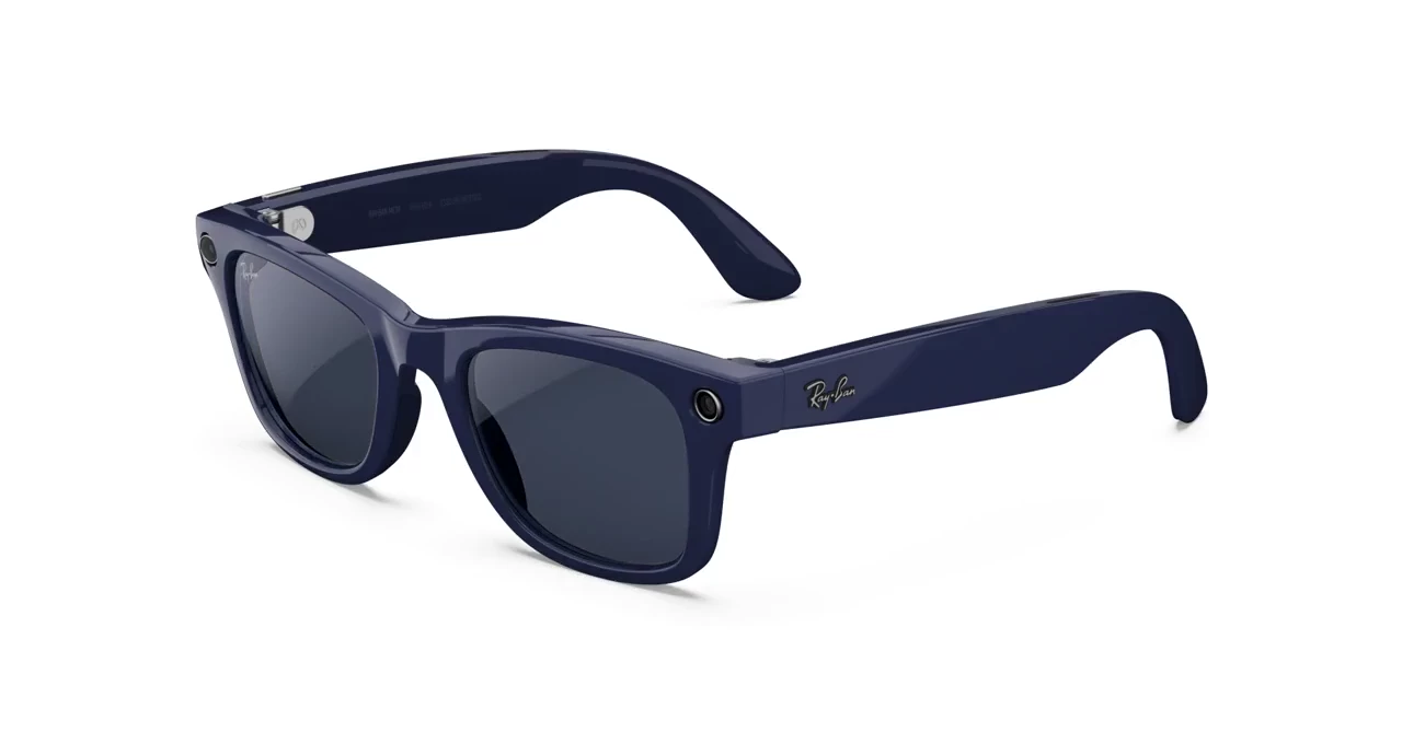 Shiny Cosmic Blue / Clear to Sapphire Transitions® สีเลนส์เข้ม