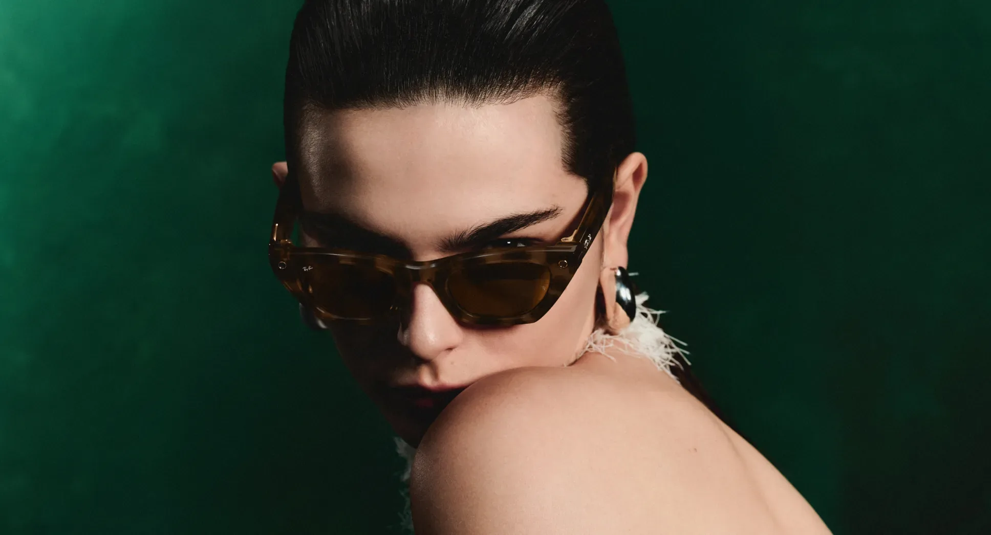 Rayban Meta Zena Gen 3 สี Havana เลนส์ Gradient Brown ภาพขณะสวมใส่