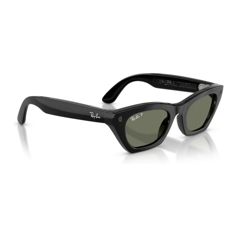 Rayban Meta Zena Gen 3 สี Shiny Black เลนส์ Polarized Green มุมเฉียงขวา Rayban Meta Zena Gen 3 สี Shiny Black เลนส์ Polarized Green มุมเฉียงขวา